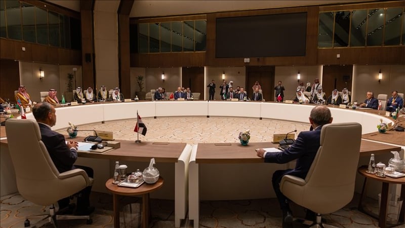 AI-Generated Instagram Model 'Jessica Foster' Amasses Over a Million Followers, Deceiving Users with Fake Military Persona