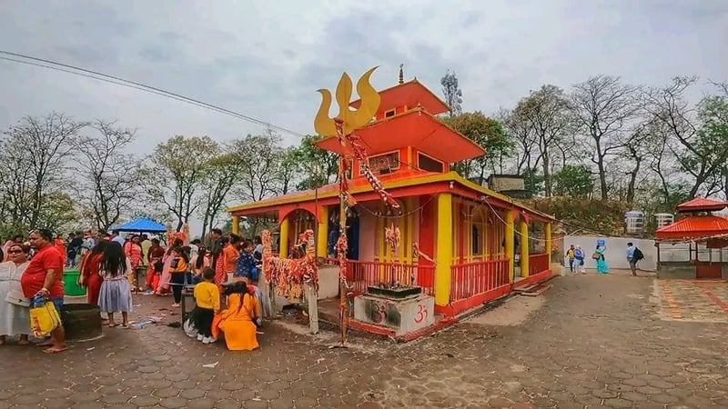 Daunne Devi Temple in Nawalparasi Gains Prominence as Religious and Tourist Hub