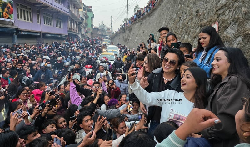 दर्शक प्रतिक्रिया बुझ्न हल हलमा ‘आ बाट आमा’का कलाकार