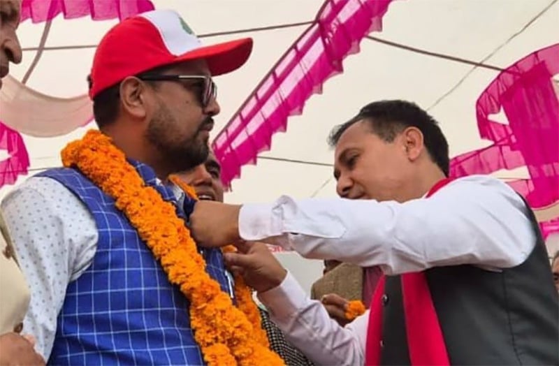 Rastriya Swatantra Party Chairman in Nawalparasi Defects to Nepali Congress Ahead of Elections
