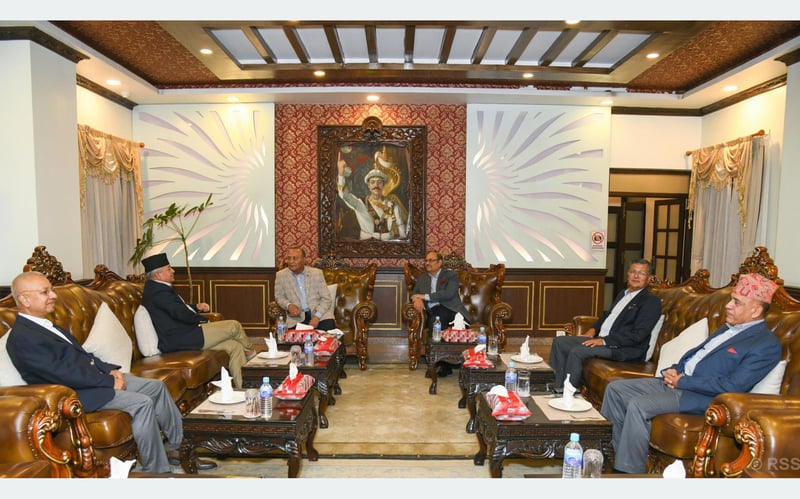 Army Chief Holds Consultations with Former Chiefs of Staff