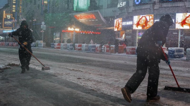 Major Snowstorm Hits US East Coast, Declaring Emergencies in New York City and Other Areas