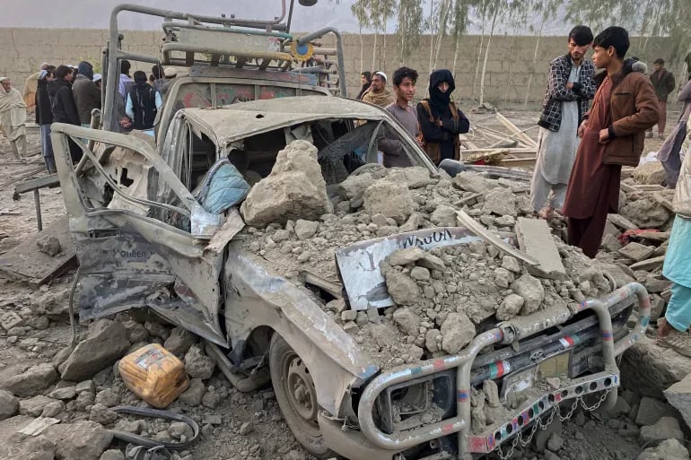 Pakistan Conducts Airstrikes in Eastern Afghanistan Following Recent Attacks, Killing Over 80