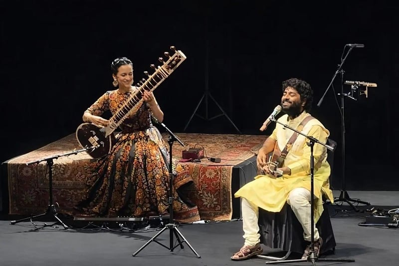 Arijit Singh Makes First Public Performance After Announcing Retirement from Playback Singing