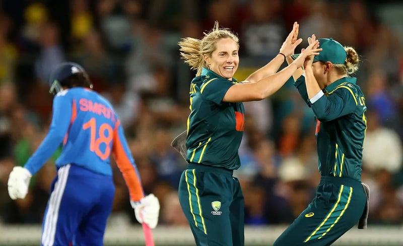 Australia Stuns India by 17 Runs in Thrilling Canberra T20 to Level Series