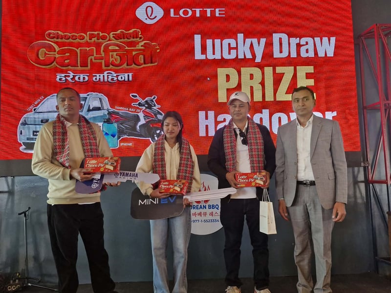 Lottery Winners Receive Prizes in Lotte Choco Pie 'Open Choco Pie, Win a Car' Campaign