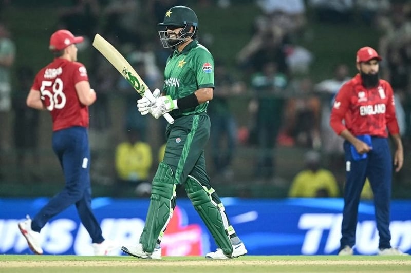Pakistan Sets 165-Run Target for England in T20 World Cup Super 8 Clash