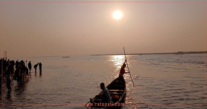 समुन्द्री किनारको झल्को दिने कोशीको बोराबाँध