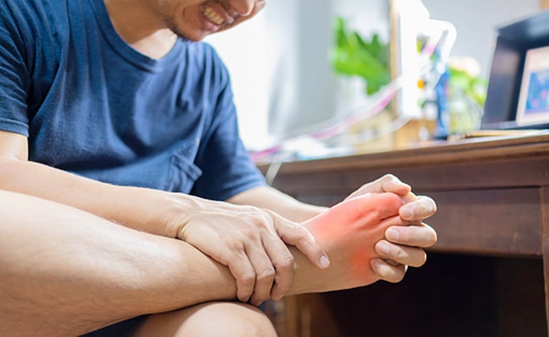 युरिक एसिड बढ्दा देखिने लक्षण र नियन्त्रणका उपाय