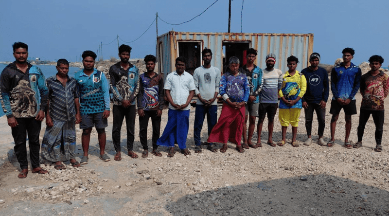 Sri Lankan Navy Arrests 25 Indian Fishermen Near Jaffna for Illegal Fishing