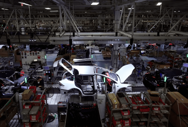 Tesla Halts Production of Model S and X; CEO Musk Pivots Factory Capacity to Humanoid Robots