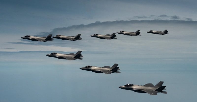US F-35 Stealth Fighters Forced to Emergency Landing After Alleged Attack Over Iranian Airspace