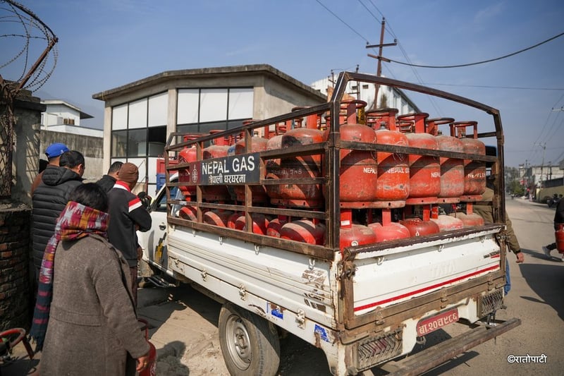 Nepal Oil Corporation Urges Public Not to Hoard LPG Gas Amid Supply Assurance