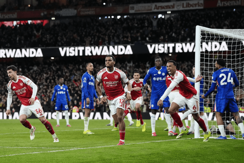 Arsenal Strengthens Premier League Grip with Victory Over 10-Man Chelsea