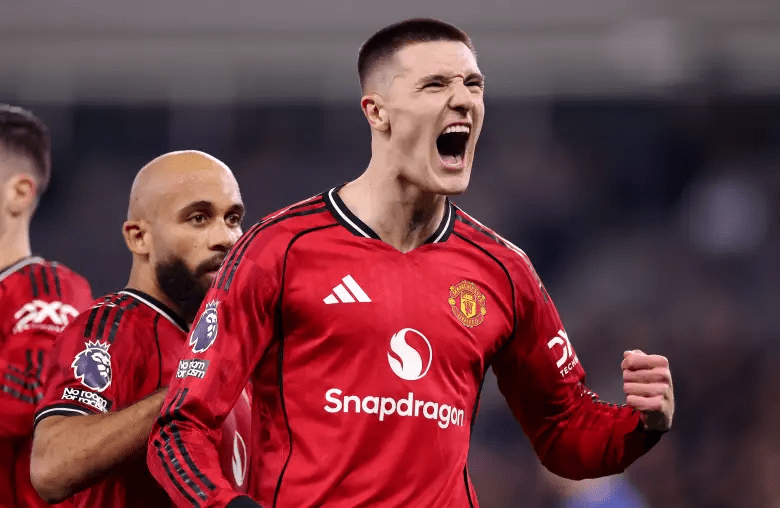 Manchester United Edges Crystal Palace to Claim Third Spot in Premier League After Controversial Red Card and Penalty