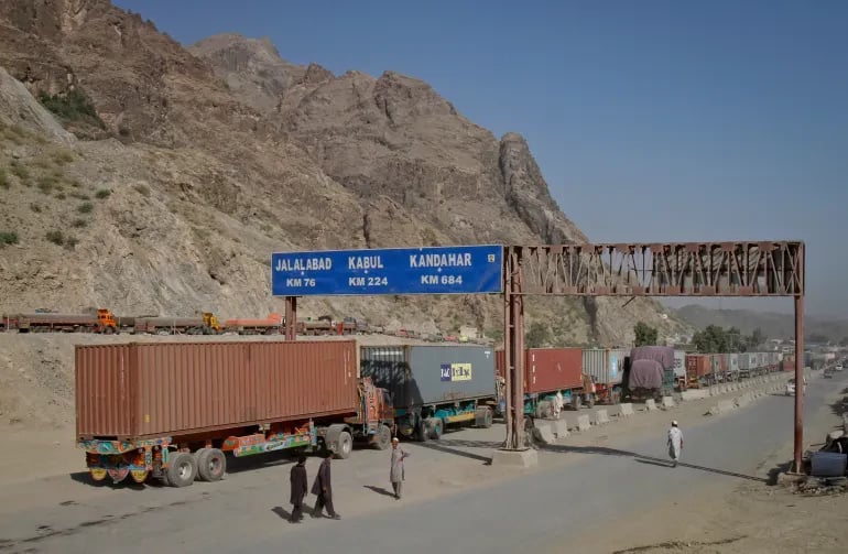 Pakistan Retaliates After Afghan Taliban Allegedly Opens Fire Along Border Without Provocation