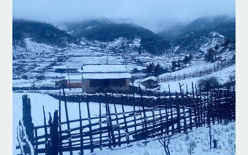 Heavy Snowfall Disrupts Life in Nepal's Dhorpatan Hunting Reserve and High Hills of Baglung