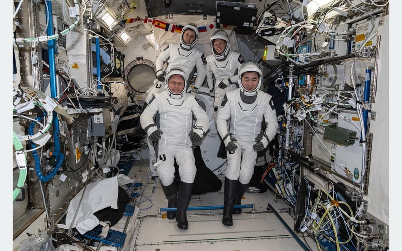 नासाको इतिहासमै पहिलोपटक ‘मेडिकल निकासी’, बिरामी अन्तरिक्ष यात्रीलाई पृथ्वी फर्काइँदै