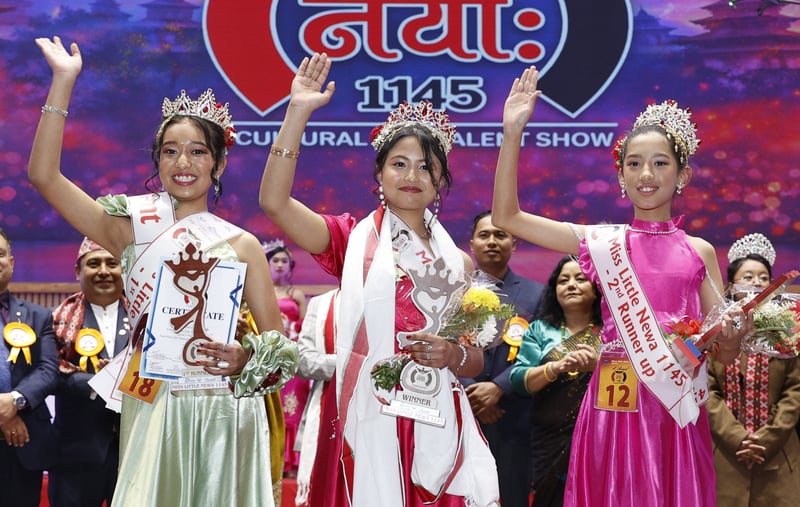 मिस लिटिल नेवाको ताज सुरवीलाई