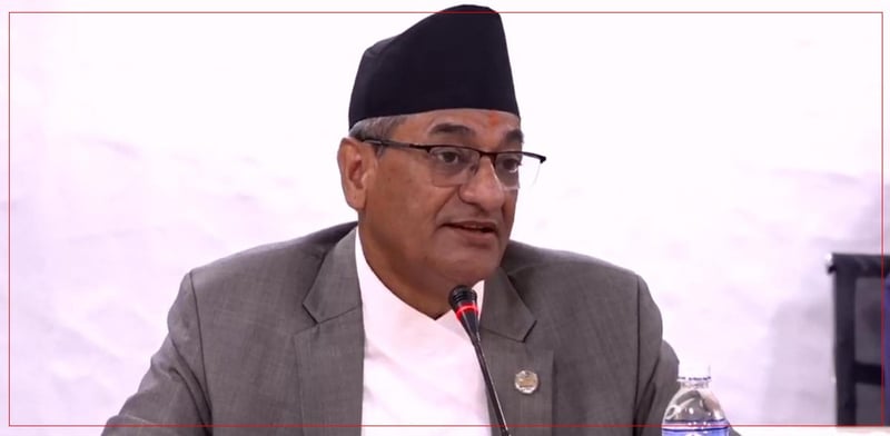 लोकतन्त्र जोखिममा छ : रमेश लेखक