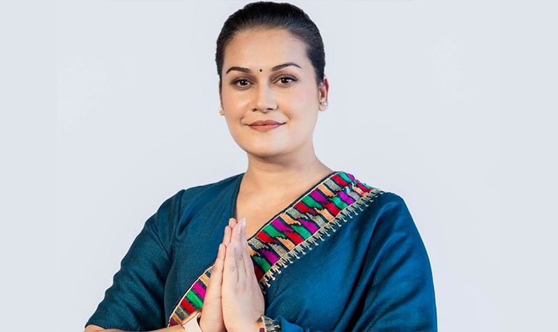 ‘अवसरवादी’ भन्नेलाई अभिनेत्री रीमाको जवाफ, ‘देश र जनताका लागि उचित निर्णय लिएकी हुँ’