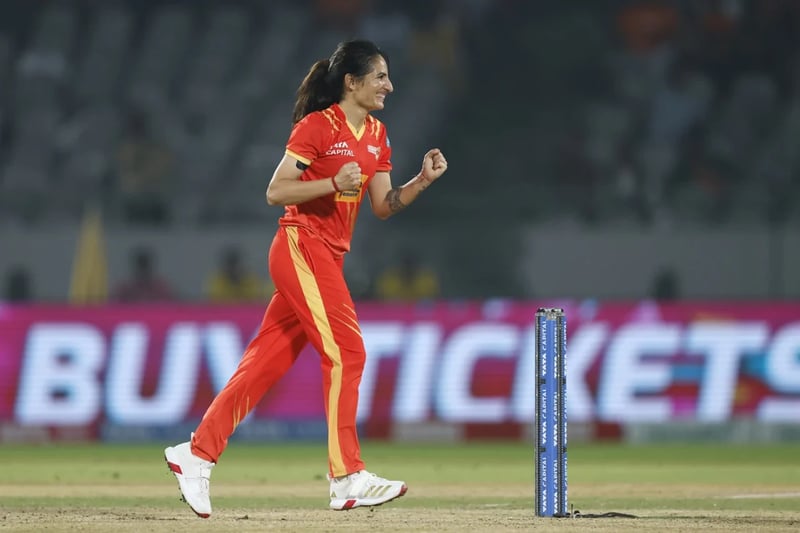 Sophie Devine Stars as Gujarat Giants Secure Third Win in Women's Premier League