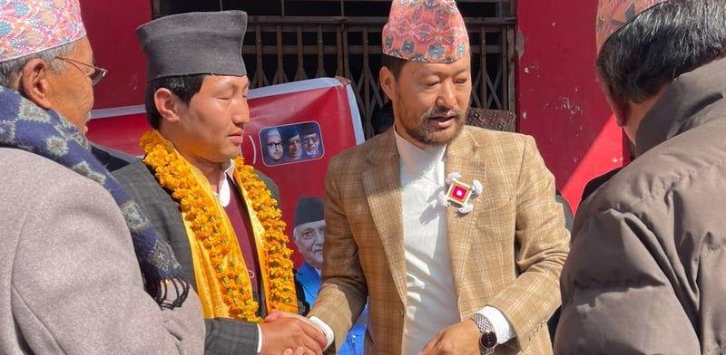 याेगेशकाे सहभागीतामा क्षितिज थेबेले ताप्लेजुङमा गराए उम्मेदवारी दर्ता