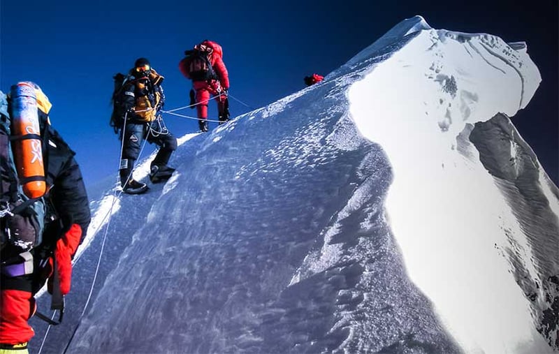१ अर्ब नाघ्यो पर्वतारोहण रोयल्टी, ९४४ आरोहीले लिए अनुमति
