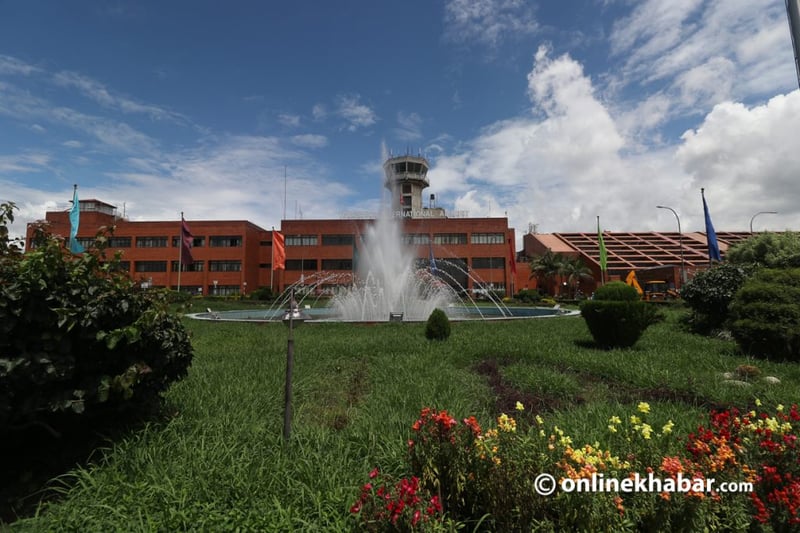 आठ किलो गाँजा लिएर बैंककदेखि आएका व्यक्ति विमानस्थलमा समातिए