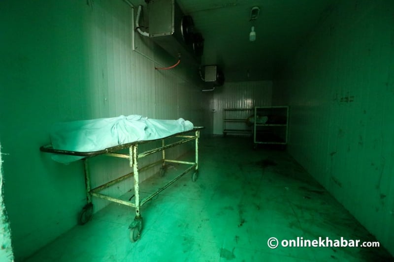 संखुवासभाको मादीमा घर निर्माण गर्दा लडेर एक जनाको मृत्यु