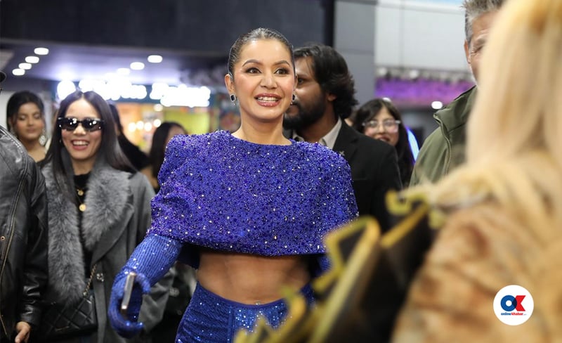 ‘द ब्लू लाइट’ प्रिमियरमा बेनिशा हमाल : नीलो पहिरनमा ‘फेसन स्टेटमेन्ट’