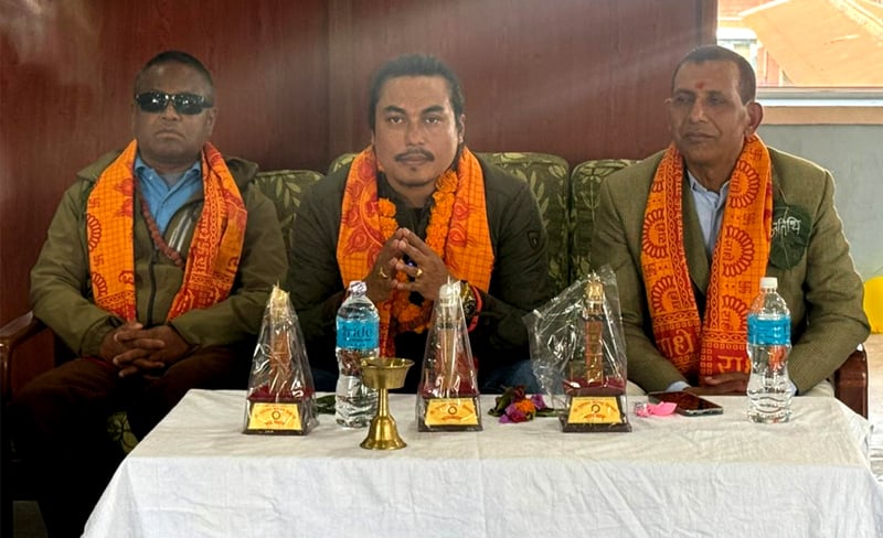 धरानका दृष्टिविहिन विद्यार्थीमाझ सन्दीप क्षेत्री : कमेडीसँगै सुनाए प्रेरणादायी कुरा