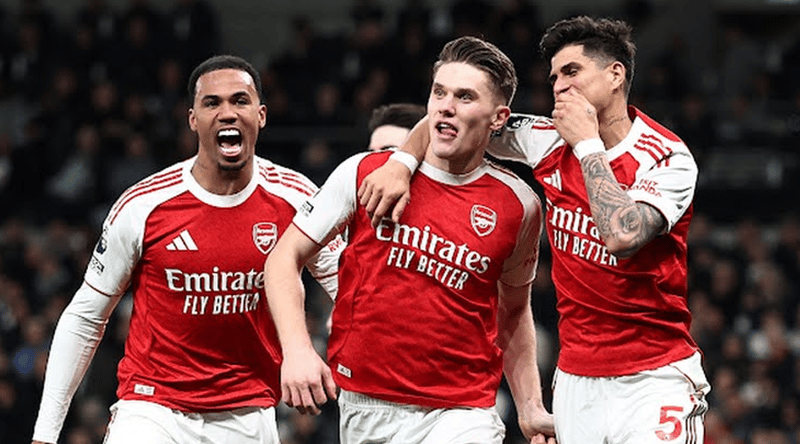 टोटनहमलाई हराएपछि शीर्षस्थानको आर्सनललाई ५ अंकको अग्रता