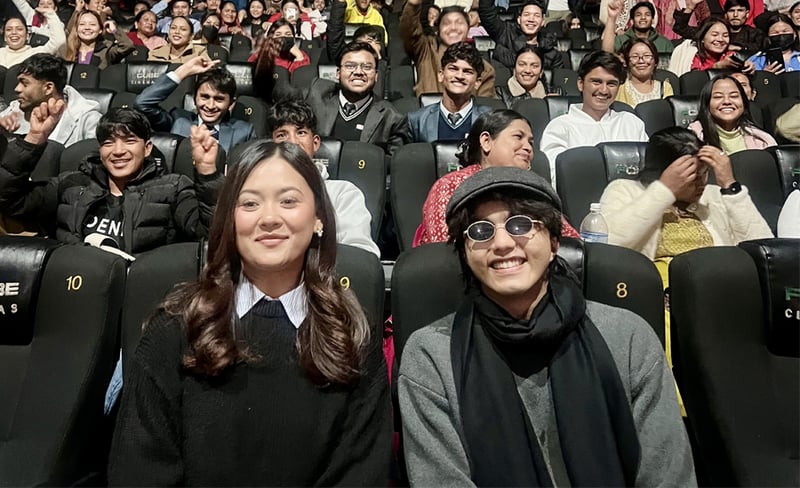 ‘कुमारी’ को प्रतिक्रिया बुझ्न हल भिजिटमा ब्यस्त अभिषेक-आकृति