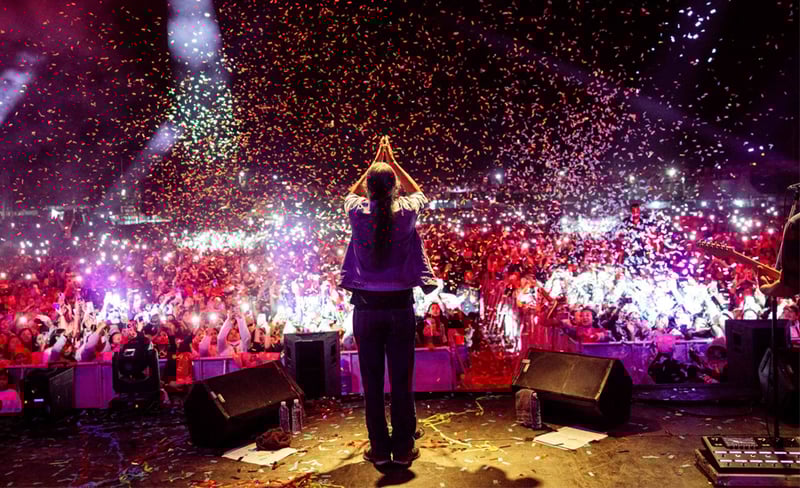 ‘नेपथ्य’ संगीत यात्रा : गीतसँगै सन्देशबाट पनि रमाए चितवनका दर्शक