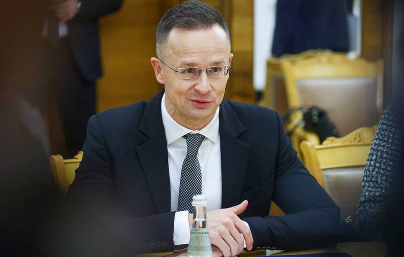 हंगेरीको एमओएलले गर्यो सर्बियाली तेल कम्पनी एनआइएस खरिद