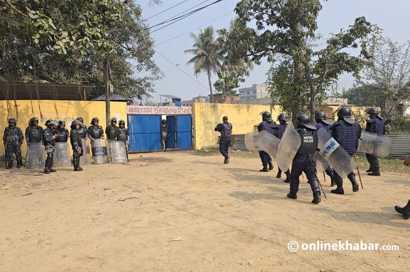 सिरहा कारागारका २३ कैदी प्रहरी हिरासतमा