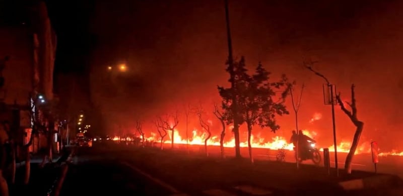 इरानमा भएको ‘कालो वर्षा’ के हो र यो कति घातक छ ? के हो ‘कालो वर्षा’ ?