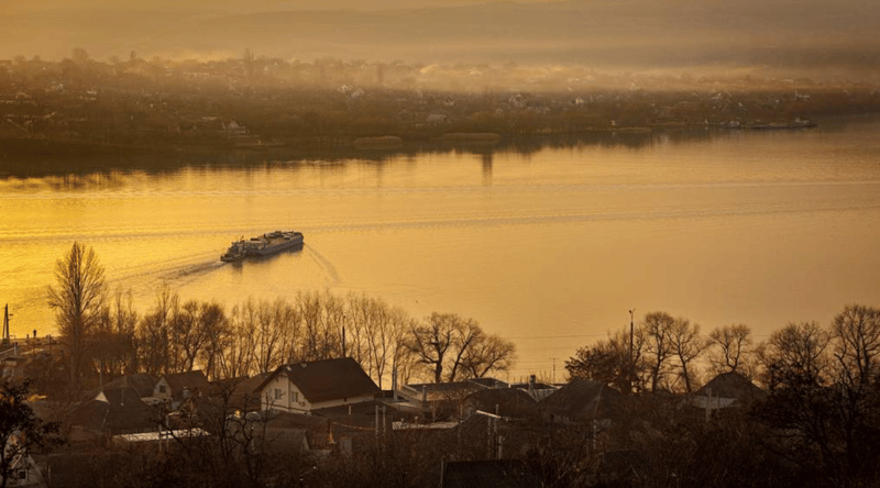 युक्रेनबाट निस्किएको तेलले निस्टर नदी प्रदूषित, मोल्डोभामा खानेपानी आपूर्ति बन्द