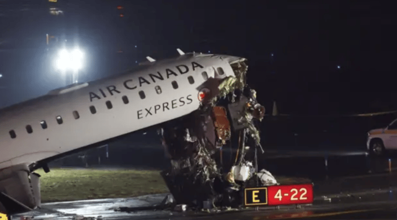 न्यूयोर्क विमानस्थलमा ट्रकसँग ठोक्किएर भएको जहाज दुर्घटनामा दुवै पाइलटको मृत्यु