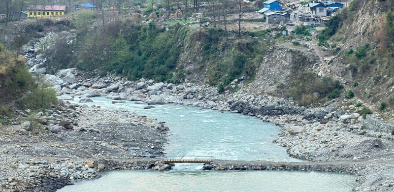 उत्तरी गोरखाको फिलिममा पहिलो पटक पुग्यो मोटर