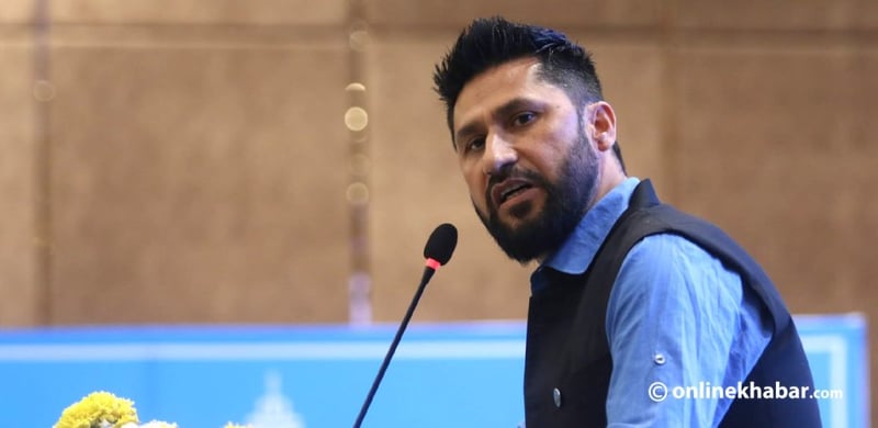 दुई तिहाइ निकटको भारले थिचिएका रविको जिम्मेवार वक्तव्य