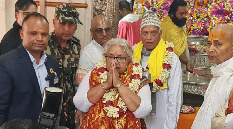 प्रधानमन्त्री कार्कीले गरिन् जानकी मन्दिरमा पूजा