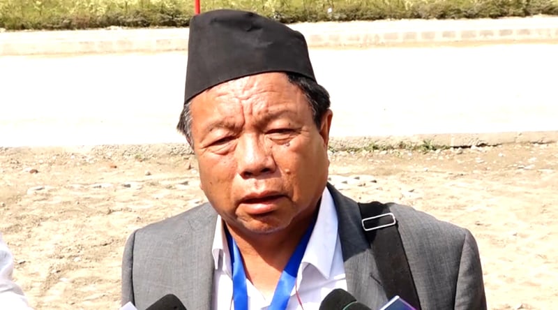 ओली–लेखकले गल्ती स्वीकार गर्न सक्नुपर्छ : महावीर पुन