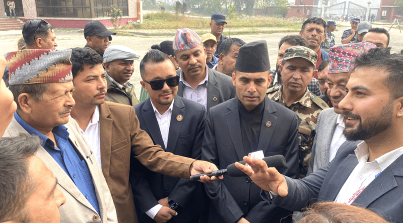 सञ्चारमन्त्रीले गरे सुरक्षण मुद्रण केन्द्रको निरीक्षण, भने- अब राजस्व तिरेको २४ घण्टाभित्रै लाइसेन्स छापिन्छ