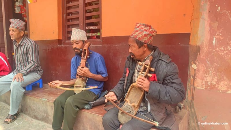 संकटमा गन्धर्वको पेसा, गाउँघरमा सुनिन छोडे सारङ्गीका धुन