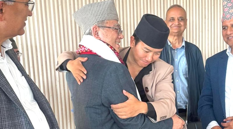 बादललाई बधाई दिँदै सुहाङले भने- मेरो उम्मेदवारी विद्रोह होइन, आन्दोलनप्रतिको कर्तव्य हो