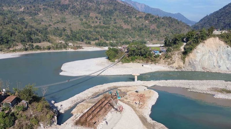 धाप्लाङघाट पुल निर्माणको कामले गति लिँदै