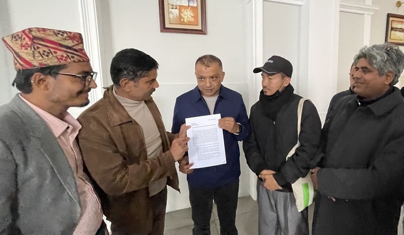 खेलकर्मीद्वारा राजनीतिक दलसमक्ष सुझाव पेस