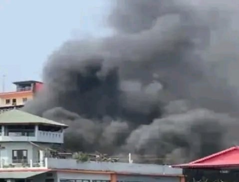 इटहरीमा दमकल अभावबीच क्याफेमा आगलागी : एक घण्टापछि नियन्त्रण